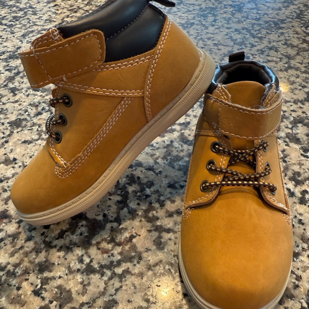 NWOT Max & Jake Little Kids Tan Ankle Boots